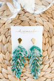 Missing tropical vacay vibes? These light weight acrylic monstera leaf earrings will be sure to bring the sunshine (and maybe mojitos) to you! Frame your pretty face with these highly complimented earrings! 